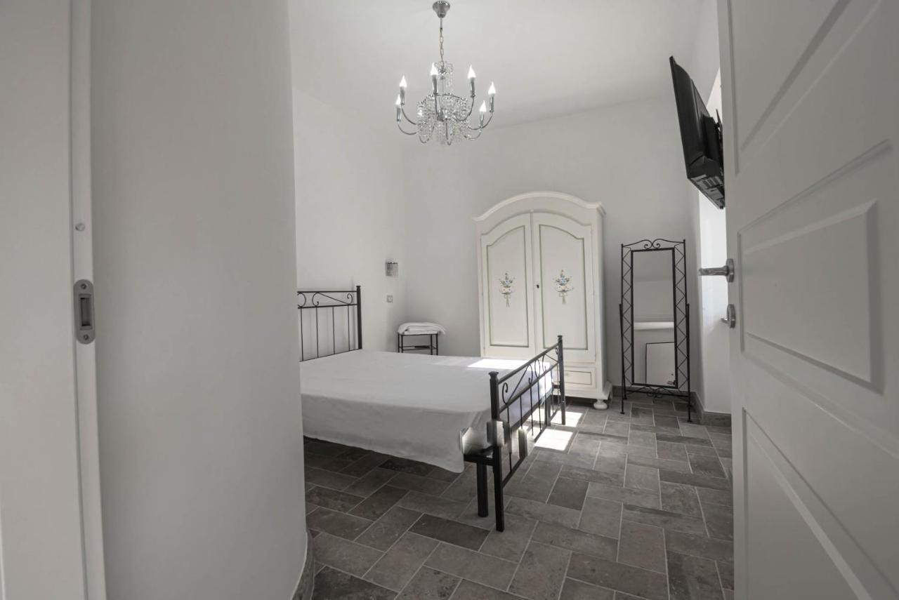 Luxury Villa Arianna Tarano Exterior photo